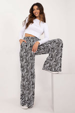 Casual Sett med Ribbestrikket Bluse og Dyremønstrede Bukser - FP til dame fra MS StyleHaven, størrelse one-size-fits-all, med long, kjolelengde knee, kjolestil sweater