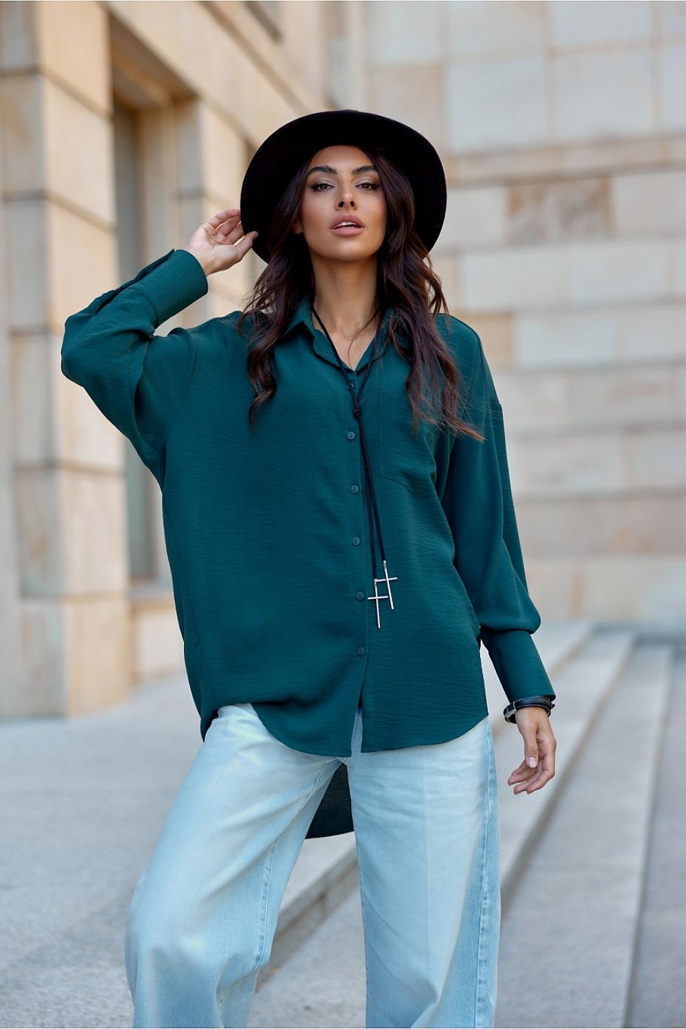 Urban Flow – asymmetrisk oversized skjorte fra Roco Fashion fra MS StyleHaven, størrelse L/XL, med long, bukselengde long, kjolelengde maxi, kjolestil sheath
