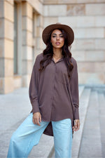 Urban Flow – asymmetrisk oversized skjorte fra Roco Fashion fra MS StyleHaven, størrelse L/XL, med long, bukselengde long, kjolelengde maxi, kjolestil sheath