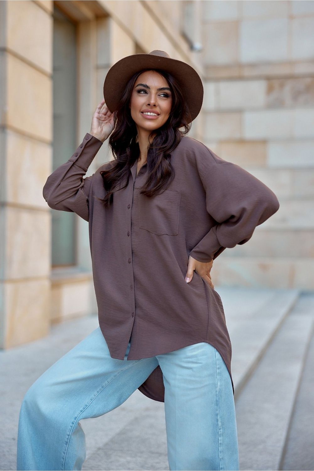 Urban Flow – asymmetrisk oversized skjorte fra Roco Fashion fra MS StyleHaven, størrelse S/M, med long, bukselengde long, kjolelengde maxi, kjolestil sheath