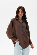 Urban Flow – asymmetrisk oversized skjorte fra Roco Fashion fra MS StyleHaven, størrelse L/XL, med long, bukselengde long, kjolelengde maxi, kjolestil sheath