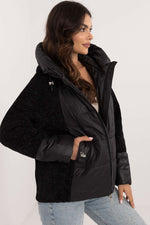 Oppdag vårt utvalg av stilfulle Svart Jakke MBM til dame i ulike størrelser og kvalitetsmaterialer – perfekte til jobb, fritid og alle dager. Rask levering og gode priser hos MS Stylehaven. se mer!