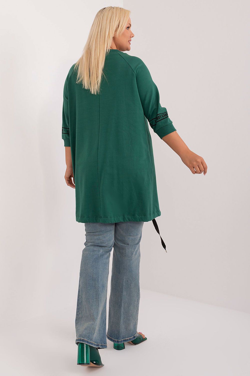 Oppdag vårt utvalg av stilfulle  Plus size bluse - Relevance til dame i ulike størrelser og kvalitetsmaterialer – perfekte til jobb, fritid og alle dager. Rask levering og gode priser hos MS Stylehaven. se mer!