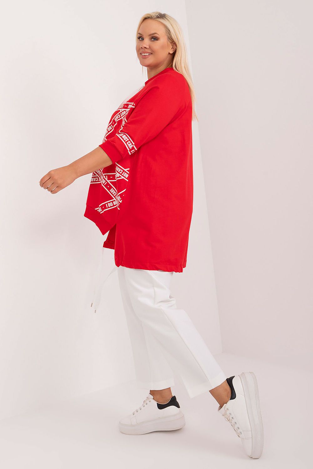 Oppdag vårt utvalg av stilfulle  Plus size bluse - Relevance til dame i ulike størrelser og kvalitetsmaterialer – perfekte til jobb, fritid og alle dager. Rask levering og gode priser hos MS Stylehaven. se mer!