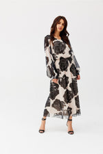 Ariela – flytende maxikjole i chiffon fra Roco Fashion fra MS StyleHaven, størrelse 40, med long, bukselengde long, kjolelengde maxi, kjolestil sheath