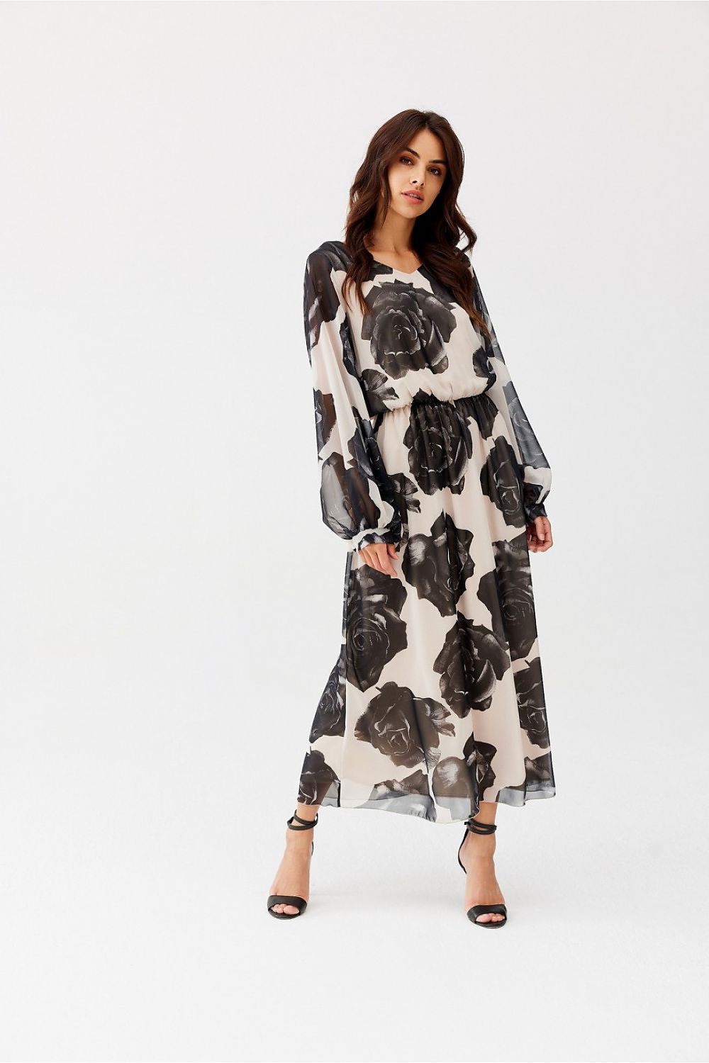 Ariela – flytende maxikjole i chiffon fra Roco Fashion fra MS StyleHaven, størrelse 40, med long, bukselengde long, kjolelengde maxi, kjolestil sheath
