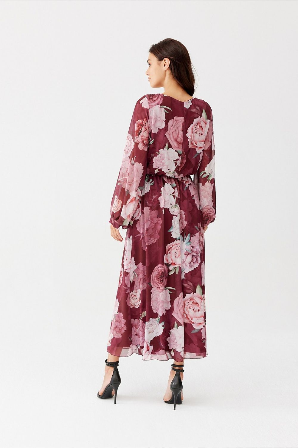 Ariela – flytende maxikjole i chiffon fra Roco Fashion fra MS StyleHaven, størrelse 38, med long, bukselengde long, kjolelengde maxi, kjolestil sheath