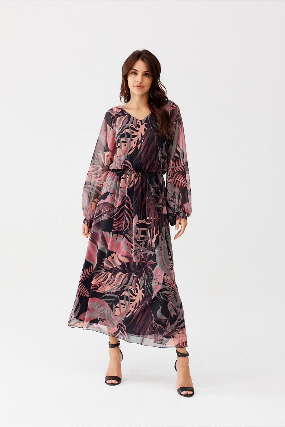 Ariela – flytende maxikjole i chiffon fra Roco Fashion fra MS StyleHaven, størrelse 42, med long, bukselengde long, kjolelengde maxi, kjolestil sheath