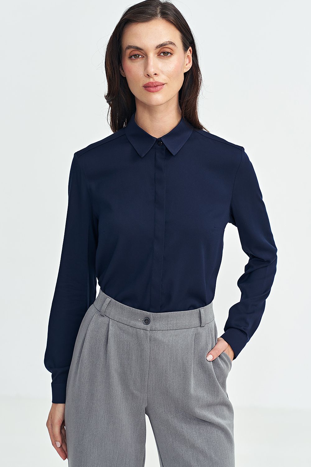 Langermet skjorte Nife til dame fra MS StyleHaven, laget av Viskose, farge Marineblå, størrelse 42, med long ermer, perfekt til casual; dress