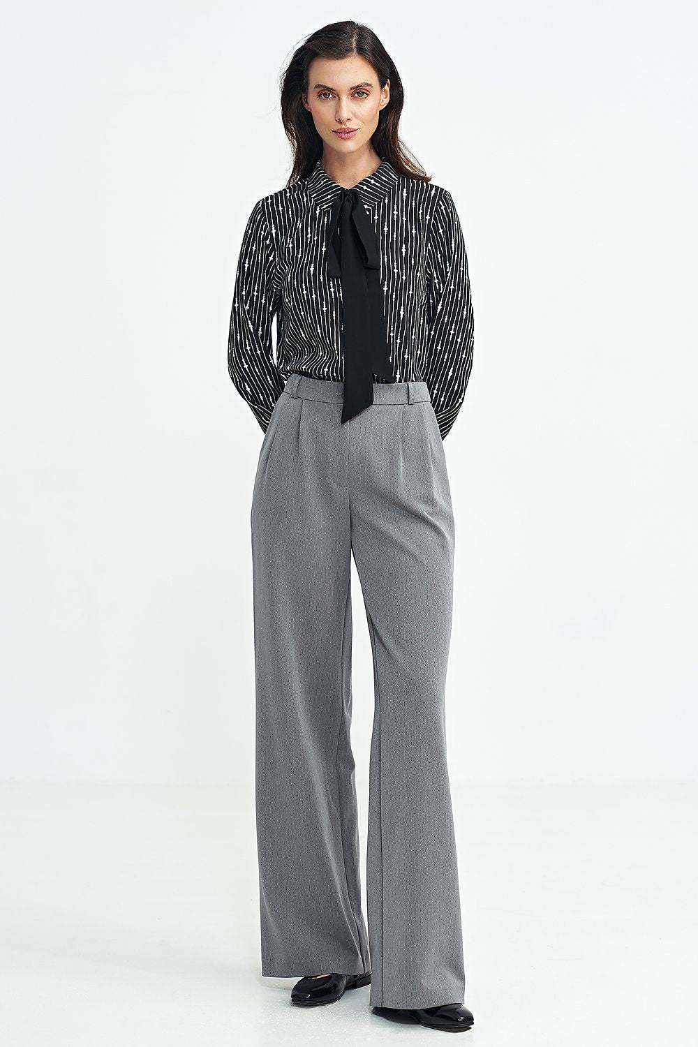 Oppdag vårt utvalg av stilfulle Svart Langermet skjorte Nife til dame i ulike størrelser og kvalitetsmaterialer – perfekte til jobb, fritid og alle dager. Rask levering og gode priser hos MS Stylehaven. se mer!