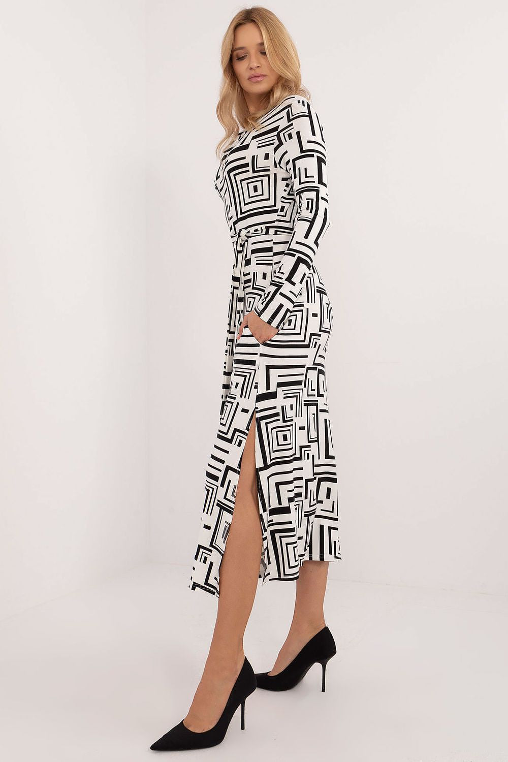 Lakerta Geometric Midi Pencil Dress til dame fra MS StyleHaven, laget av Viskose, farge Svart, størrelse L/XL, med long ermer, perfekt til casual; dress