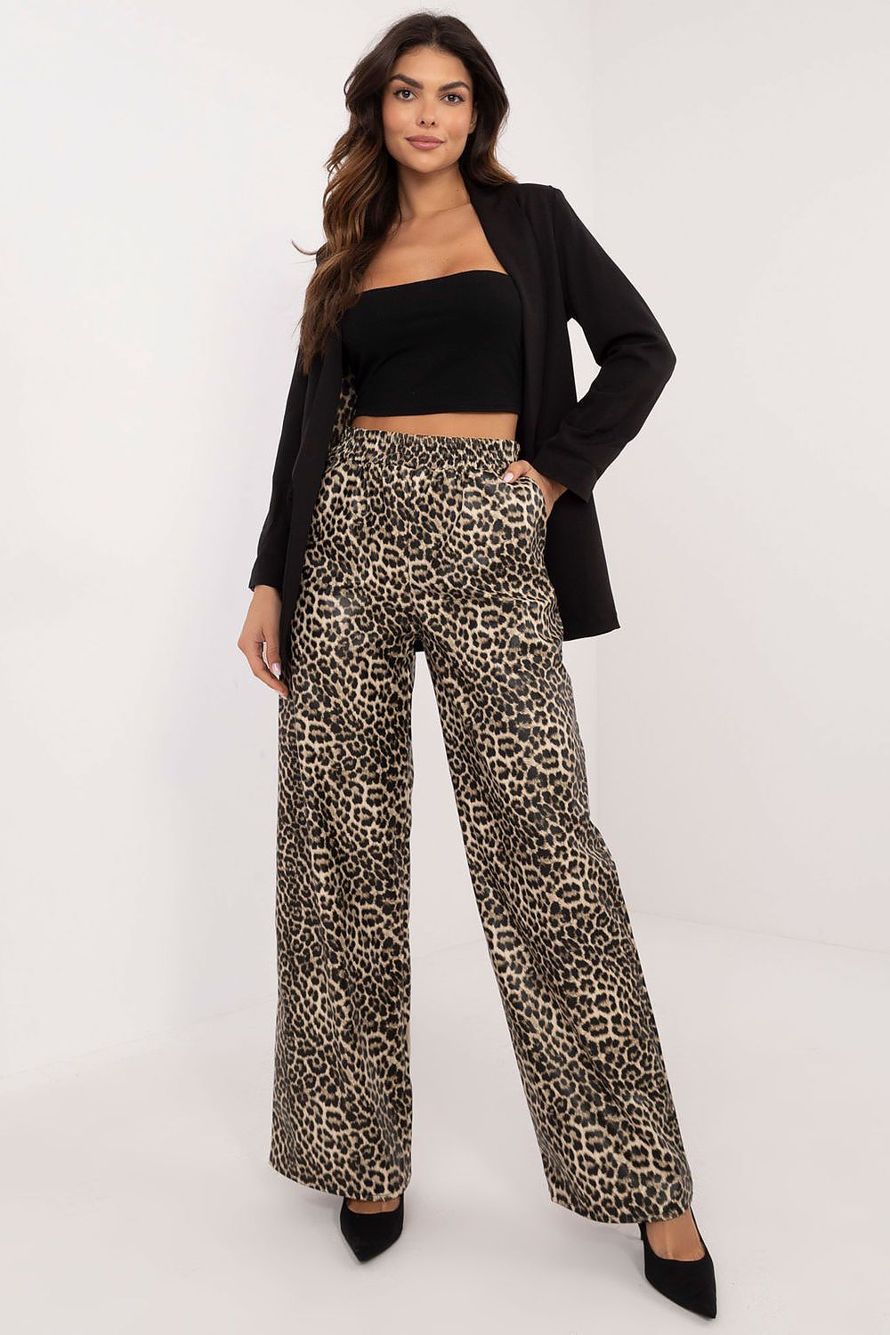 Lakerta øko-skinnbukser - høy midje til dame fra MS StyleHaven, laget av polyester, farge beige, størrelse S/M, med short ermer, bukselengde long, perfekt til casual; dress