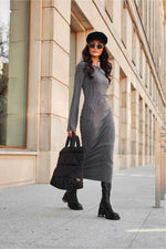 Ribbestrikket midikjole med lange ermer – Roco Fashion fra MS StyleHaven, størrelse 40, med long, bukselengde long, kjolelengde midi, kjolestil pencil; sweater