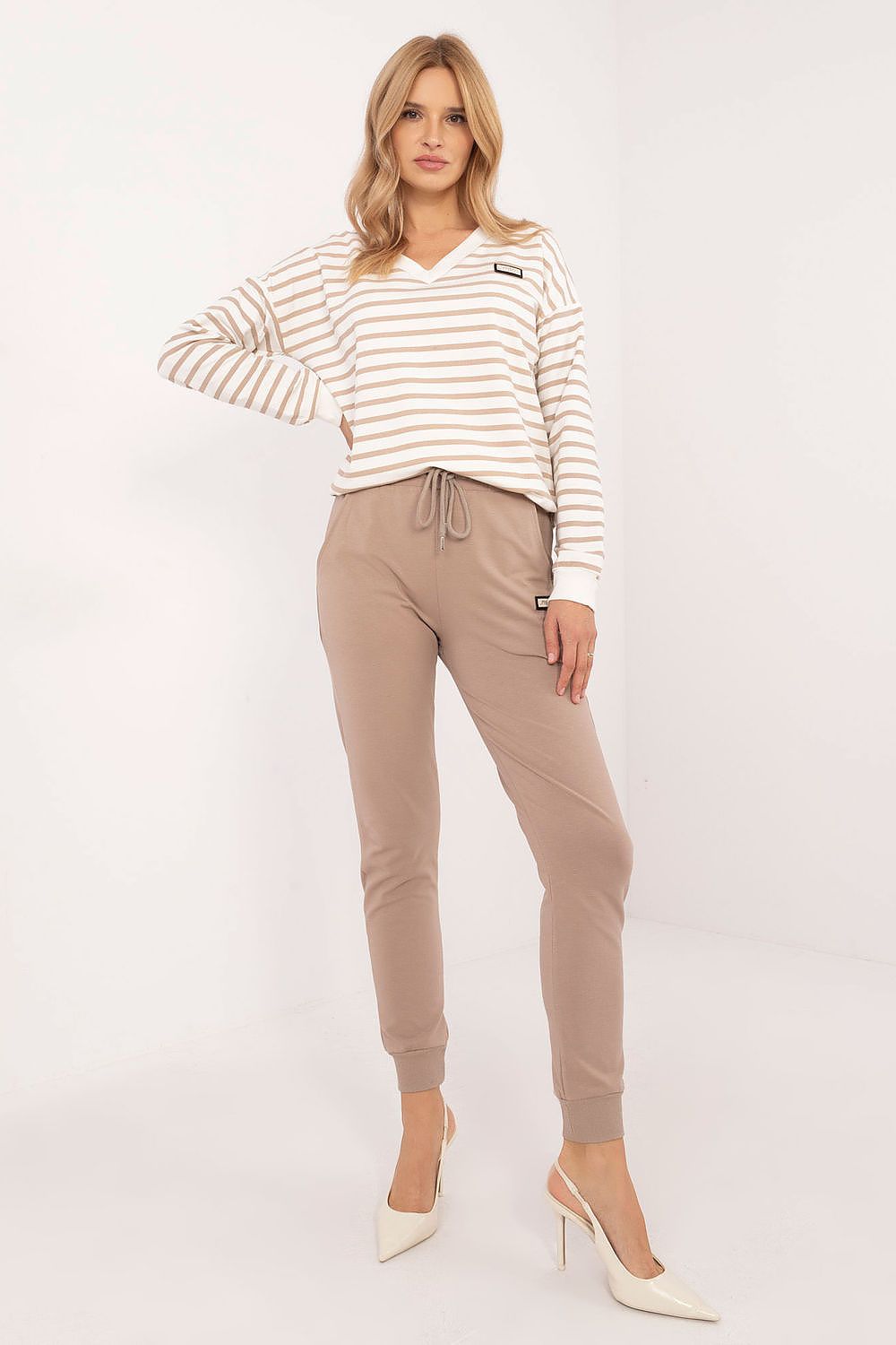 Sett - Relevance til dame fra MS StyleHaven, laget av Bomull; Elastan-1, farge beige, størrelse S/M, med long ermer, perfekt til dress