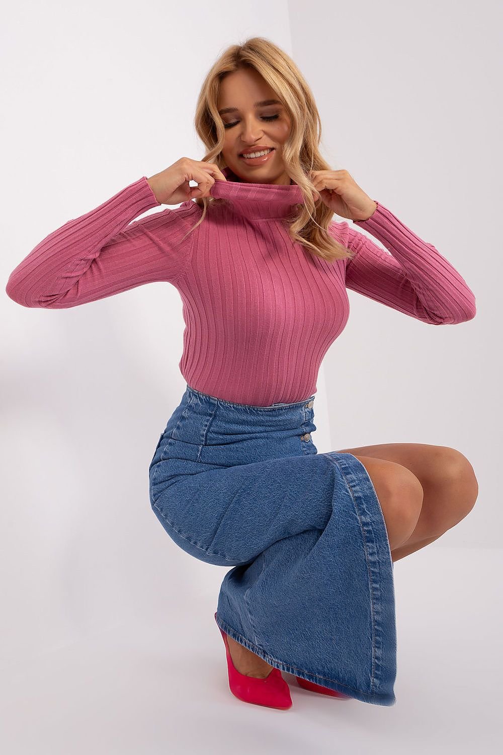 Turtleneck genser til dame fra MS StyleHaven, størrelse M/L, med long, bukselengde long, kjolelengde short; knee; mini; midi, kjolestil sweater; other