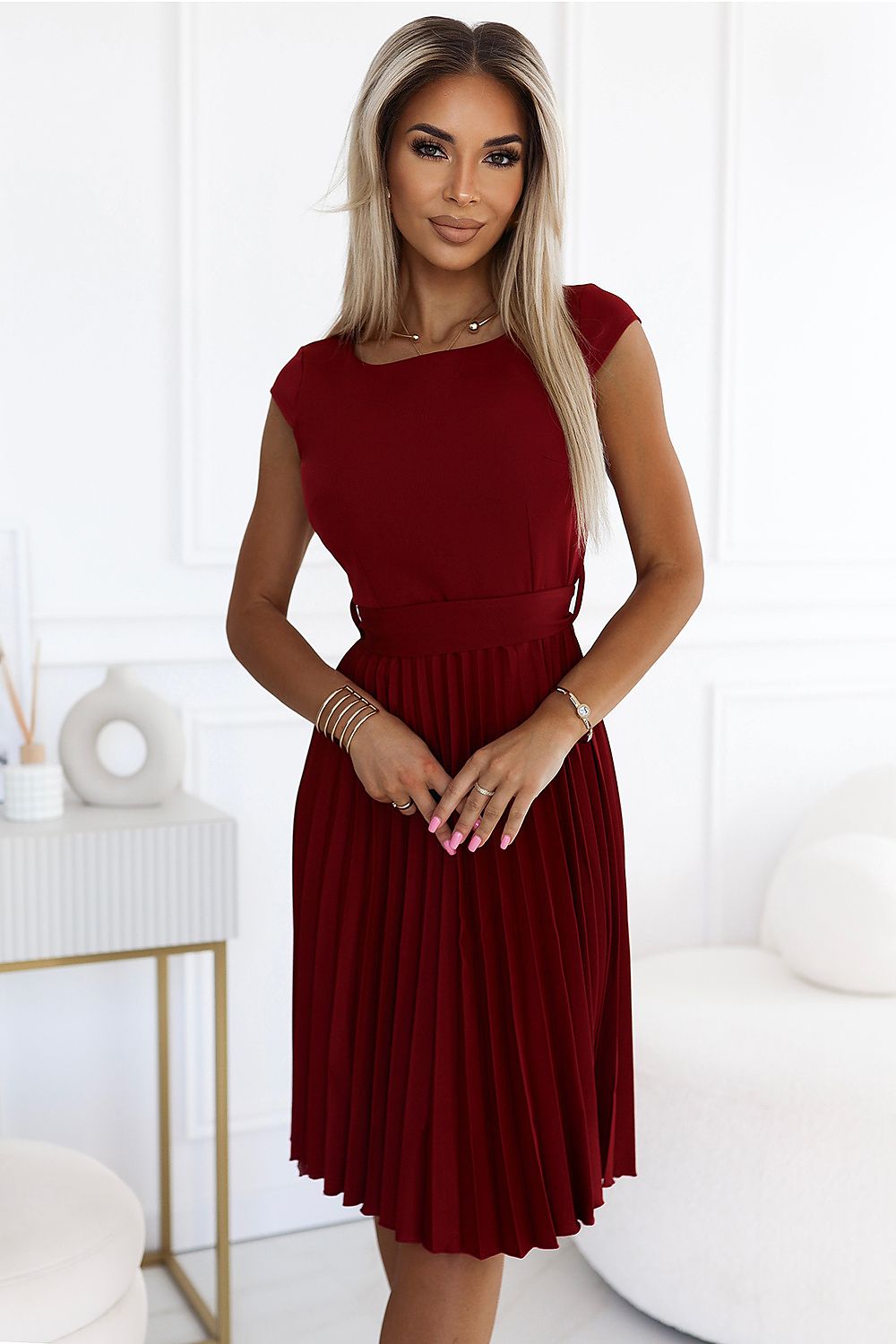 Lila plissert dagskjole – elegant og allsidig | Numoco til dame fra MS StyleHaven, laget av polyester, farge Blå 3, størrelse S, med short ermer, perfekt til casual; dress