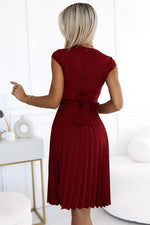 Lila plissert dagskjole – elegant og allsidig | Numoco til dame fra MS StyleHaven, laget av polyester, farge Blå 3, størrelse L, med short ermer, perfekt til casual; dress