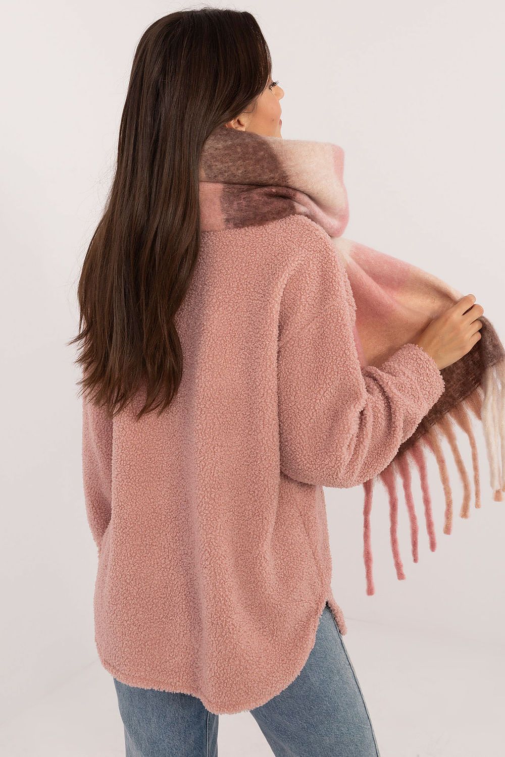 Oppdag vårt utvalg av stilfulle  Sjal AT til dame i ulike størrelser og kvalitetsmaterialer – perfekte til jobb, fritid og alle dager. Rask levering og gode priser hos MS Stylehaven. se mer!