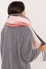 Oppdag vårt utvalg av stilfulle  Sjal AT til dame i ulike størrelser og kvalitetsmaterialer – perfekte til jobb, fritid og alle dager. Rask levering og gode priser hos MS Stylehaven. se mer!