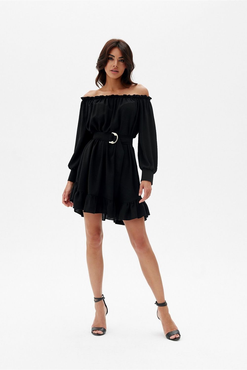 Lett trapesekjole med spansk utringning og volangkant - Roco Fashion fra MS StyleHaven, størrelse S/M, med long, bukselengde long, kjolelengde midi; knee, kjolestil a-line