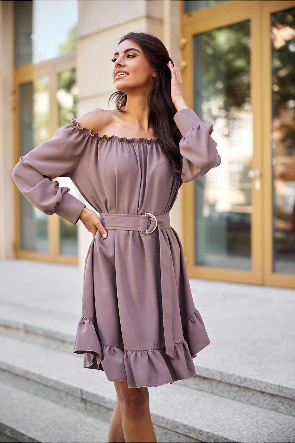 Lett trapesekjole med spansk utringning og volangkant - Roco Fashion fra MS StyleHaven, størrelse L/XL, med long, bukselengde long, kjolelengde midi; knee, kjolestil a-line