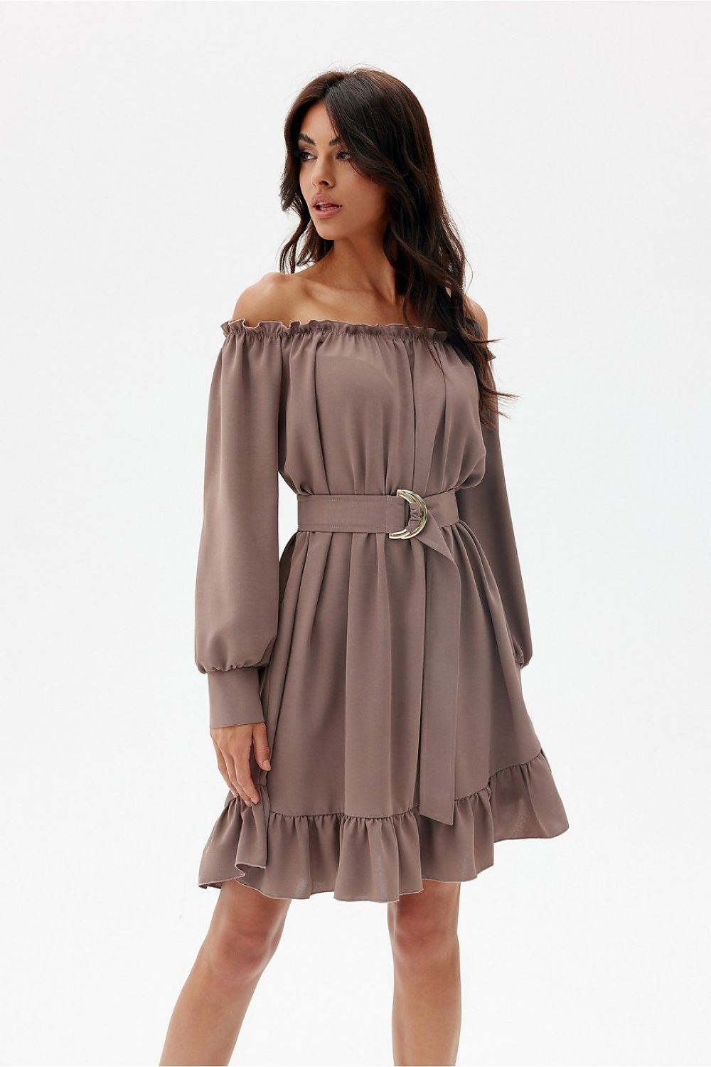 Lett trapesekjole med spansk utringning og volangkant - Roco Fashion fra MS StyleHaven, størrelse L/XL, med long, bukselengde long, kjolelengde midi; knee, kjolestil a-line