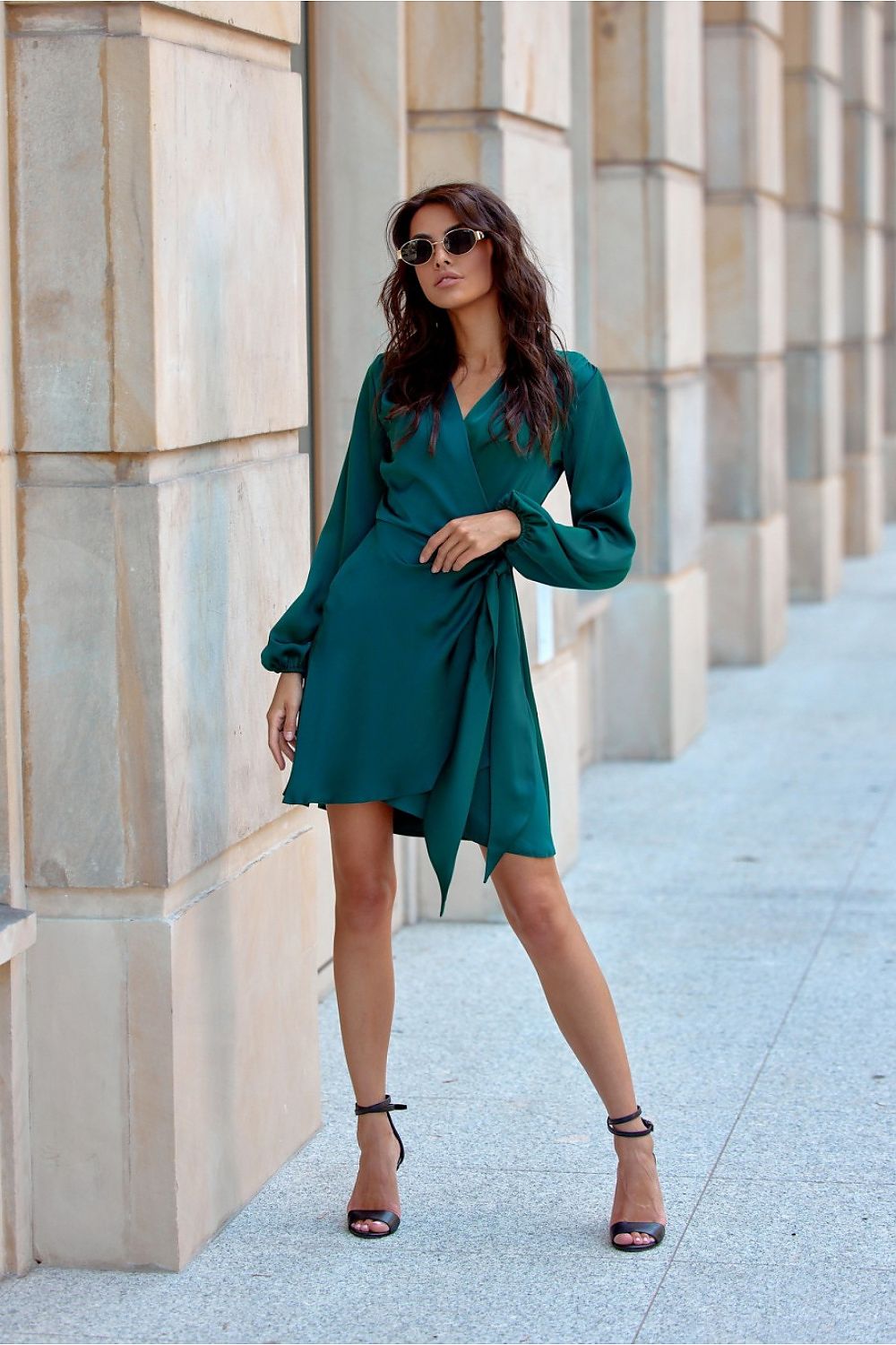 Catlin – sateng Minikjole av Roco Fashion fra MS StyleHaven, størrelse 40, med long, bukselengde long, kjolelengde mini, kjolestil wrap; a-line