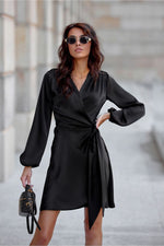 Catlin – sateng Minikjole av Roco Fashion fra MS StyleHaven, størrelse 38, med long, bukselengde long, kjolelengde mini, kjolestil wrap; a-line