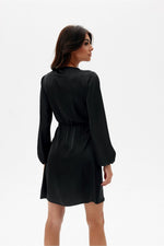 Catlin – sateng Minikjole av Roco Fashion fra MS StyleHaven, størrelse 36, med long, bukselengde long, kjolelengde mini, kjolestil wrap; a-line