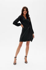 Catlin – sateng Minikjole av Roco Fashion fra MS StyleHaven, størrelse 38, med long, bukselengde long, kjolelengde mini, kjolestil wrap; a-line