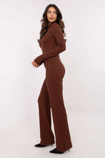 Lakerta Ribbestrikket Jumpsuit til dame til dame fra MS StyleHaven, laget av Bomull; polyester, farge Brun, størrelse M/L, med long ermer, perfekt til casual; dress