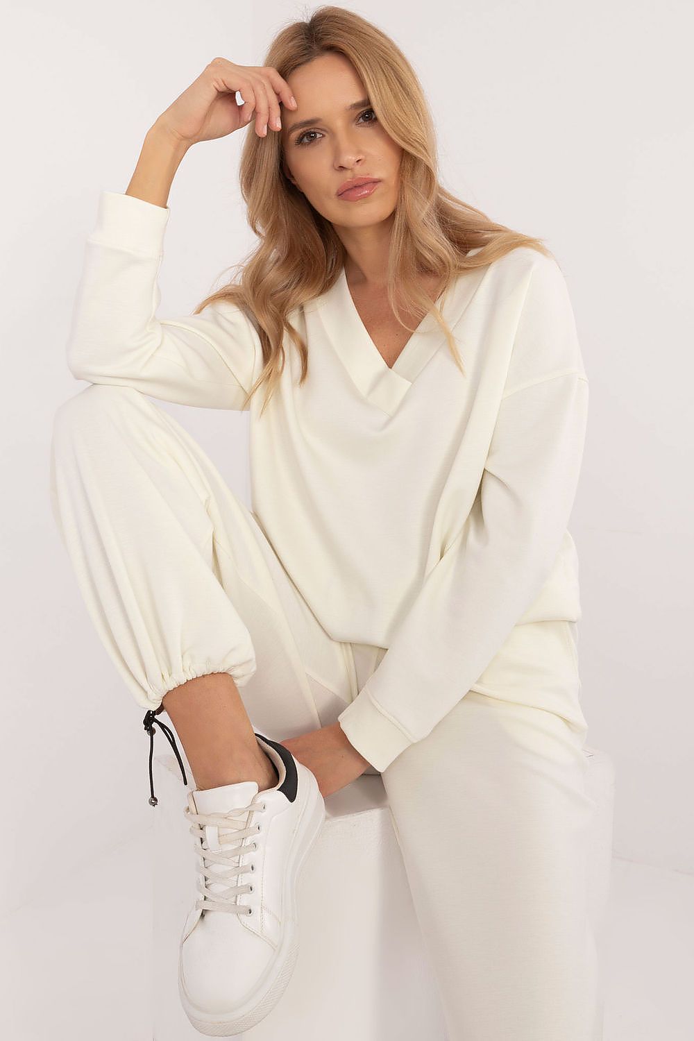 Lakerta Sweatshirt Sett til dame til dame fra MS StyleHaven, laget av Bomull; polyester; Elastan-1, farge beige, størrelse S/M, med long ermer, perfekt til casual; dress