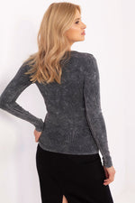 Oppdag vårt utvalg av stilfulle Blå Bluse fabrikkpris til dame i ulike størrelser og kvalitetsmaterialer - perfekte til jobb, fritid og alle dager. Rask levering og gode priser hos MS Stylehaven. se mer!