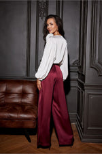 Evelyn – satengblusen med puffede ermene - Roco Fashion fra MS StyleHaven, størrelse 40, med long, bukselengde long, kjolelengde midi, kjolestil wrap; a-line