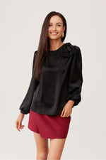 Evelyn – satengblusen med puffede ermene - Roco Fashion fra MS StyleHaven, størrelse 36, med long, bukselengde long, kjolelengde midi, kjolestil wrap; a-line