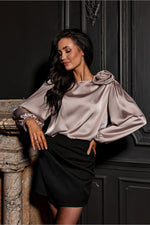 Evelyn – satengblusen med puffede ermene - Roco Fashion fra MS StyleHaven, størrelse 40, med long, bukselengde long, kjolelengde midi, kjolestil wrap; a-line