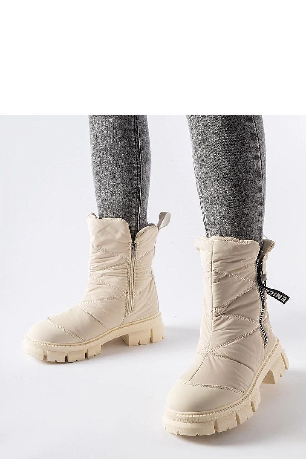 Beige isolerte vatterte snøstøvler Antonina til dame fra MS StyleHaven, laget av Viskose; polyester; Polyamid, med detaljer i rubber, farge beige, størrelse 36, med long ermer, hælhøyde low; high, skostørrelse 41; 40; 39; 38; 37; 36, perfekt til casual; dress