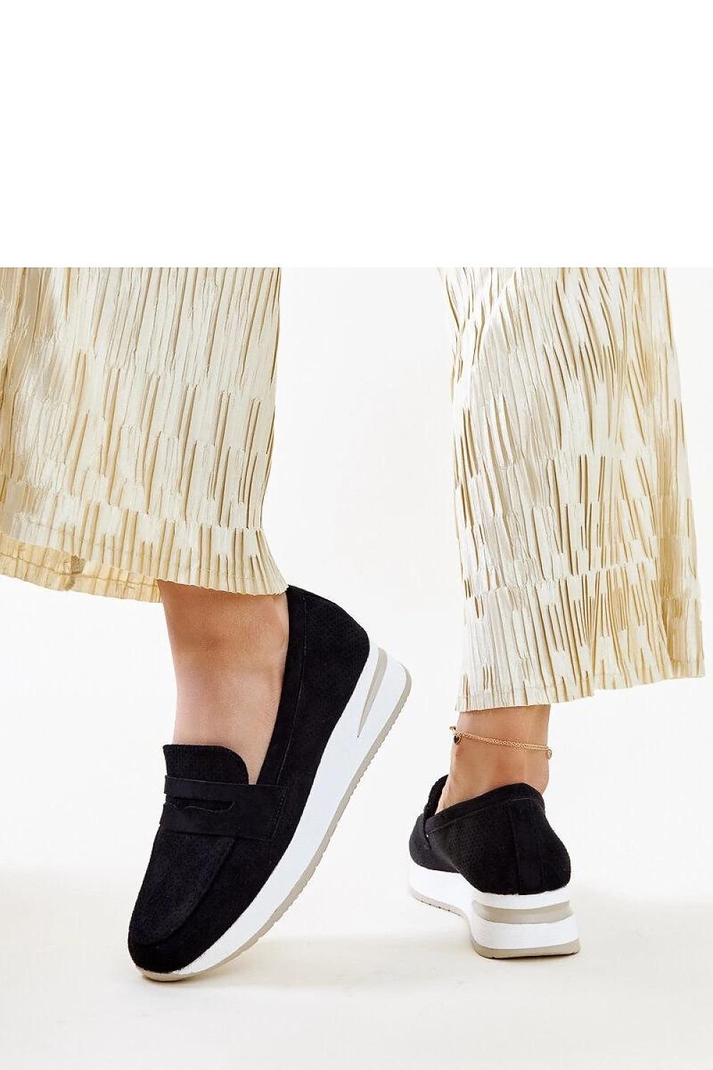 Rosa Muna Loafers til dame til dame fra MS StyleHaven, laget av Viskose; polyester; Polyamid, farge Svart, størrelse 40, med long ermer, perfekt til casual; dress