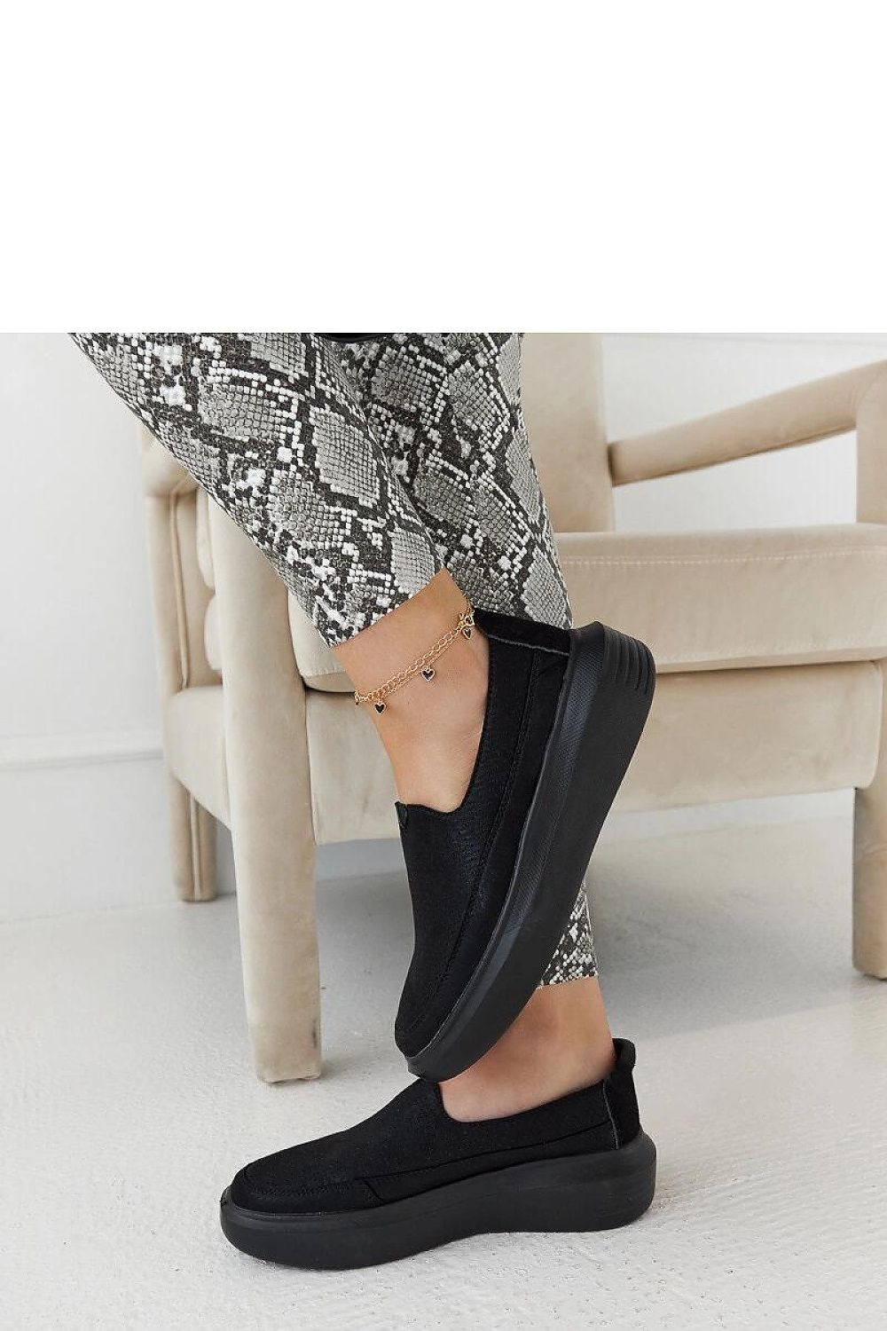 Marta metalliske gummisko til dame til dame fra MS StyleHaven, laget av Viskose; polyester; Polyamid, farge Svart, størrelse 39, med long ermer, perfekt til casual; dress