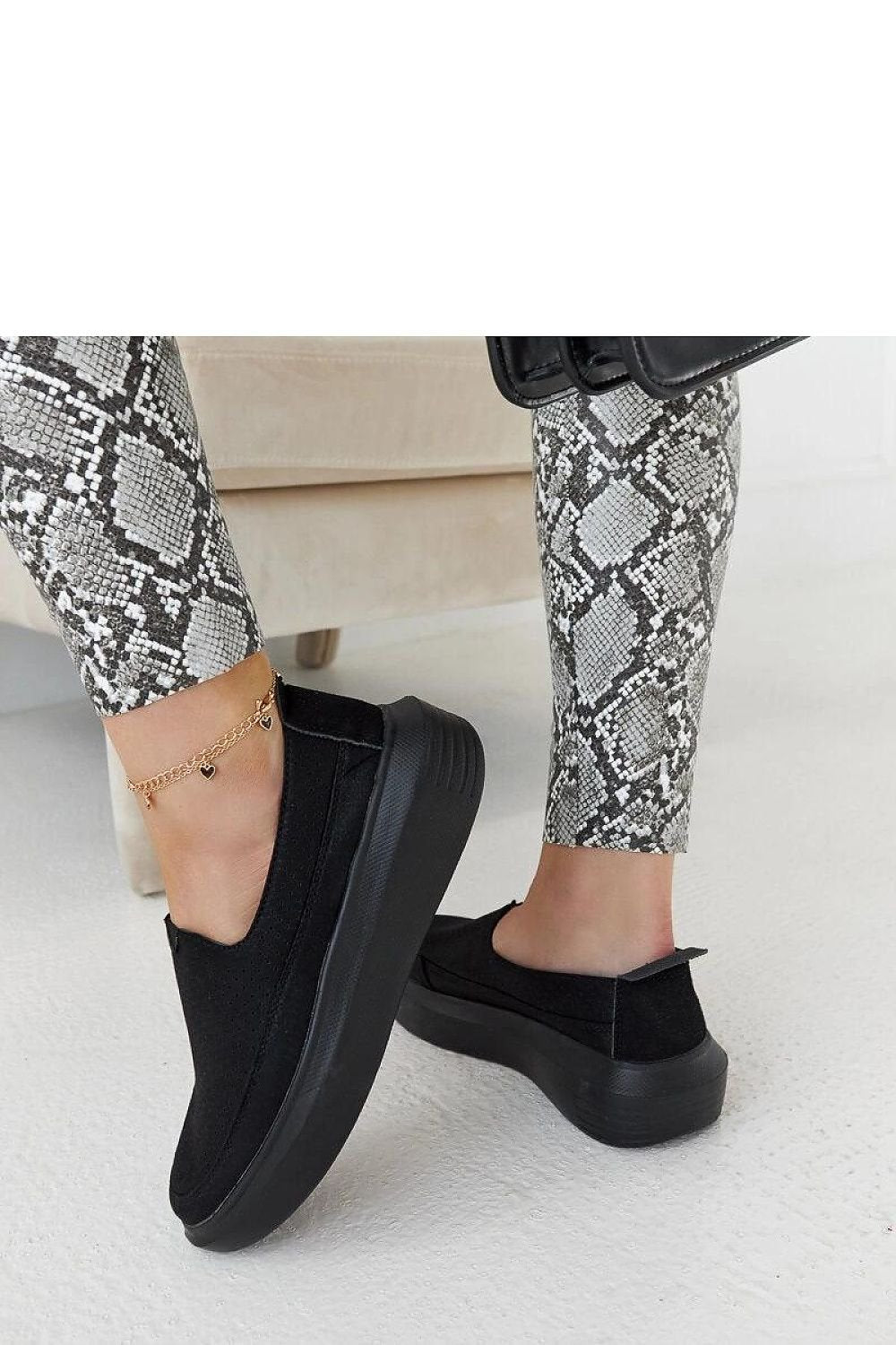 Marta metalliske gummisko til dame til dame fra MS StyleHaven, laget av Viskose; polyester; Polyamid, farge Svart, størrelse 40, med long ermer, perfekt til casual; dress