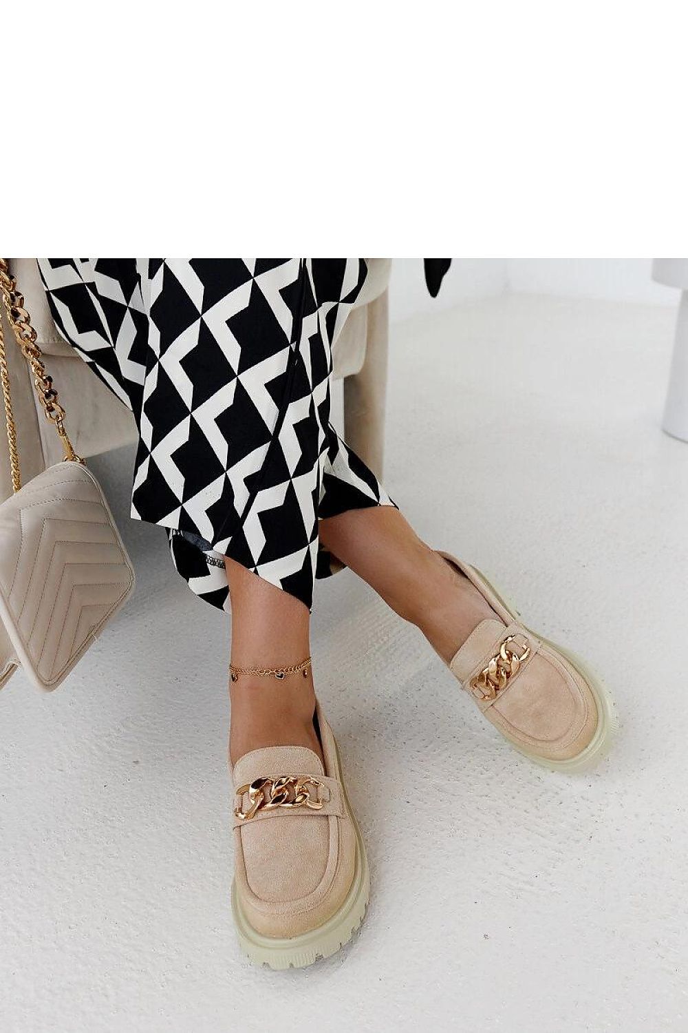 Elenor dame Beige mokkasiner i semsket skinn til dame fra MS StyleHaven, laget av Viskose; polyester; Polyamid, med detaljer i suede; rubber, farge beige, størrelse 36, med long ermer, hælhøyde flat, skostørrelse 41; 40; 39; 38; 37; 36, perfekt til casual; dress