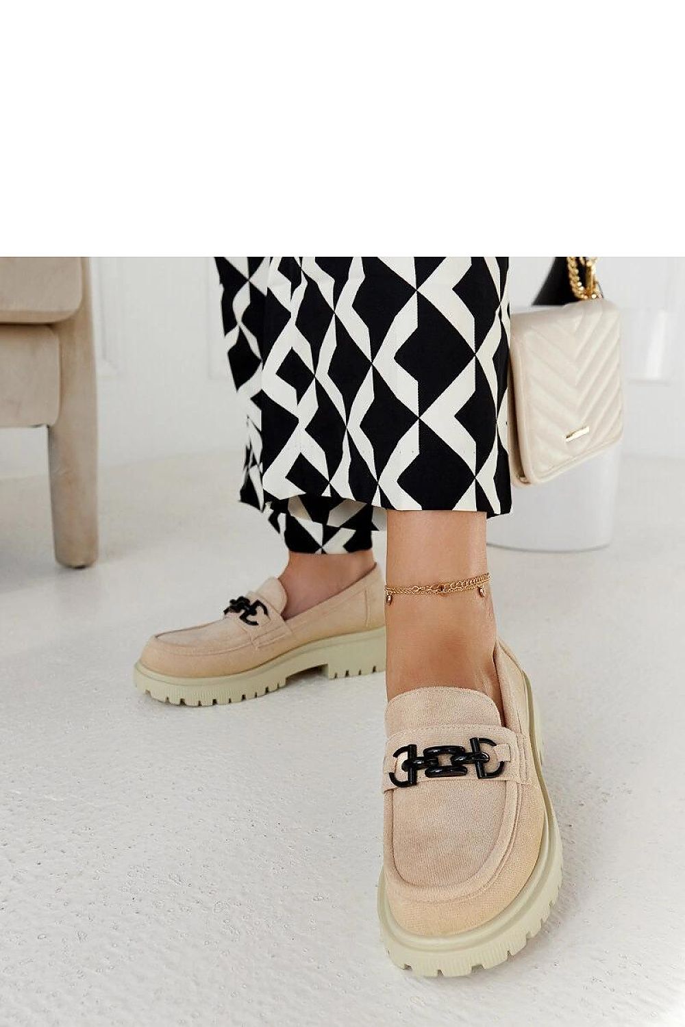 Lyle Beige dame mokkasiner i semsket skinn med spenne til dame fra MS StyleHaven, laget av Viskose; polyester; Polyamid, med detaljer i suede; rubber, farge beige, størrelse 36, med long ermer, hælhøyde flat, skostørrelse 36; 37; 38; 39; 40; 41, perfekt til casual; dress