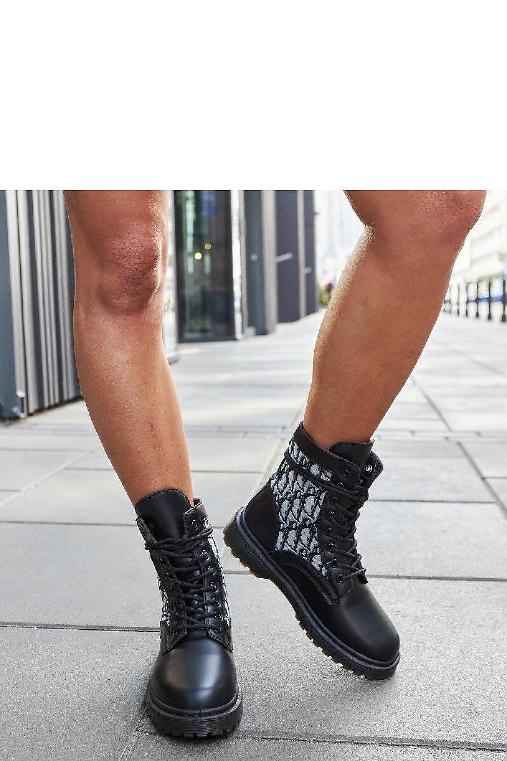 Giraldo Black Trappers til dame – Trendy sko for høst og vår til dame fra MS StyleHaven, laget av Viskose; polyester; Polyamid, farge Svart, størrelse 38, med long ermer, perfekt til casual