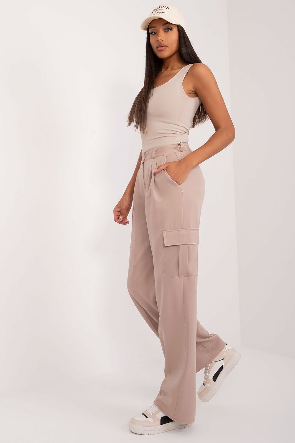 Lakerta Cargobukser til dame til dame fra MS StyleHaven, laget av Bomull; polyester, farge beige, størrelse 38, med short ermer, perfekt til casual; dress