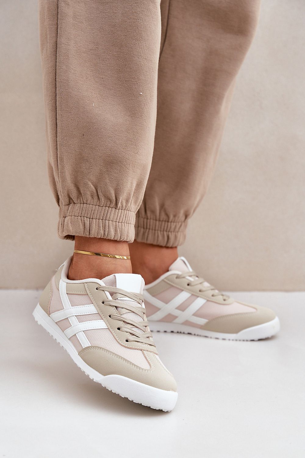 Mira lave sneakers til dame til dame fra MS StyleHaven, laget av Viskose; polyester; Polyamid, farge Grønn, størrelse 36, med long ermer, perfekt til casual