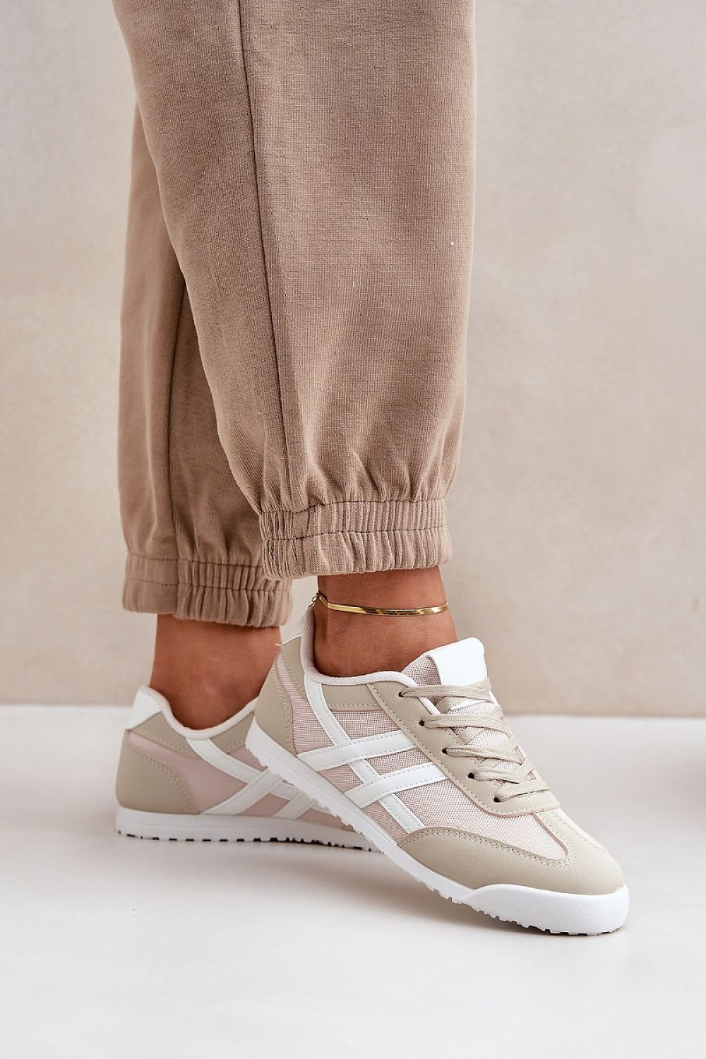 Mira lave sneakers til dame til dame fra MS StyleHaven, laget av Viskose; polyester; Polyamid, farge Grønn, størrelse 38, med long ermer, perfekt til casual