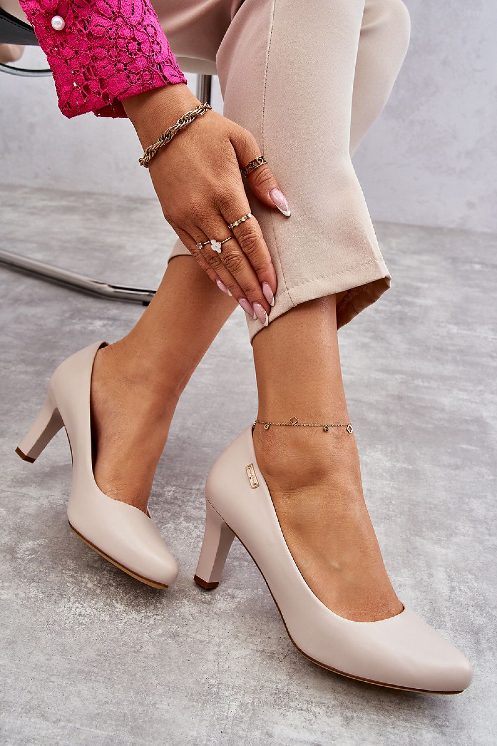 Sergio Leone Classic Pumps til dame til dame fra MS StyleHaven, laget av Viskose; polyester; Polyamid, farge beige, størrelse 40, med long ermer, perfekt til dress; casual