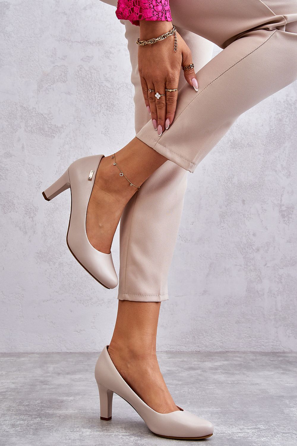 Sergio Leone Classic Pumps til dame til dame fra MS StyleHaven, laget av Viskose; polyester; Polyamid, farge beige 2, størrelse 36, med long ermer, perfekt til dress; casual