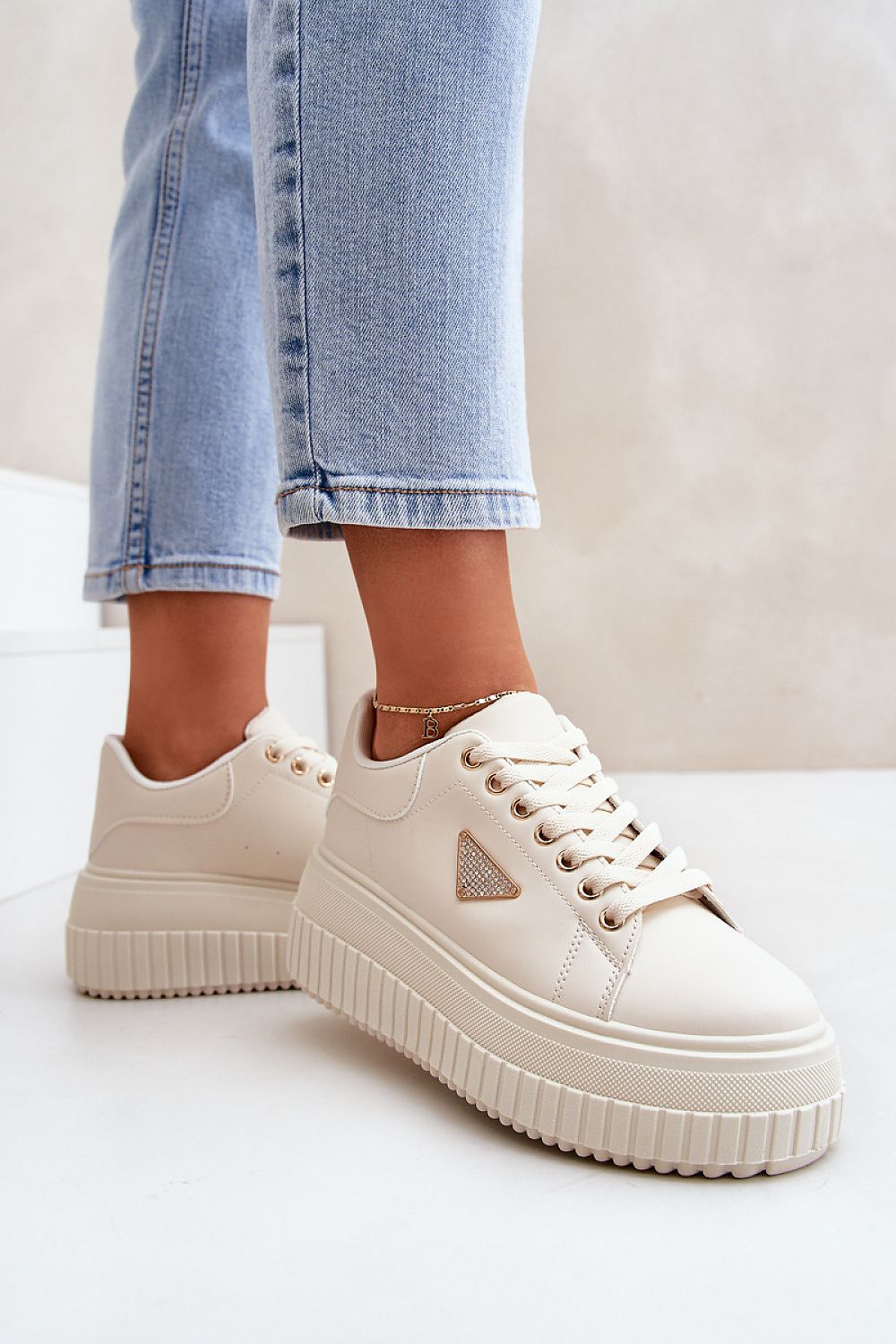 Luna joggesko til dame til dame fra MS StyleHaven, laget av Viskose; polyester; Polyamid, farge beige, størrelse 38, med long ermer, perfekt til casual