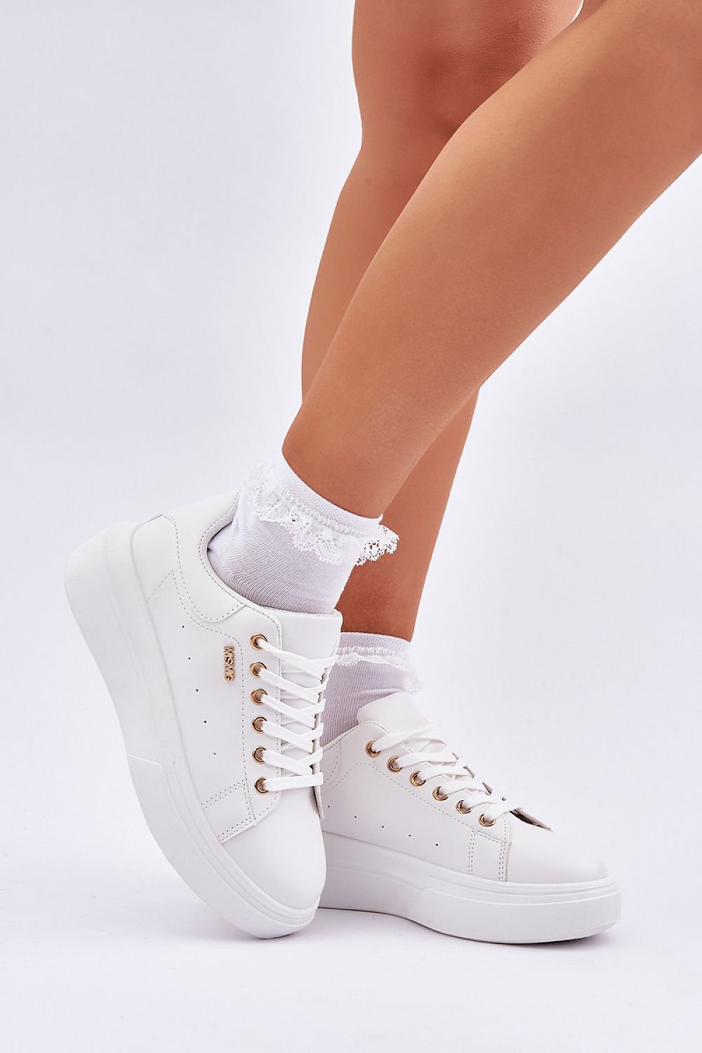 Lunea Sneakers til dame - hverdagen til dame fra MS StyleHaven, laget av Viskose; polyester; Polyamid, med detaljer i faux-leather; suede, farge Hvit, størrelse 36, med long ermer, hælhøyde low; flat, skostørrelse 36; 37; 38; 39; 40; 41, perfekt til casual